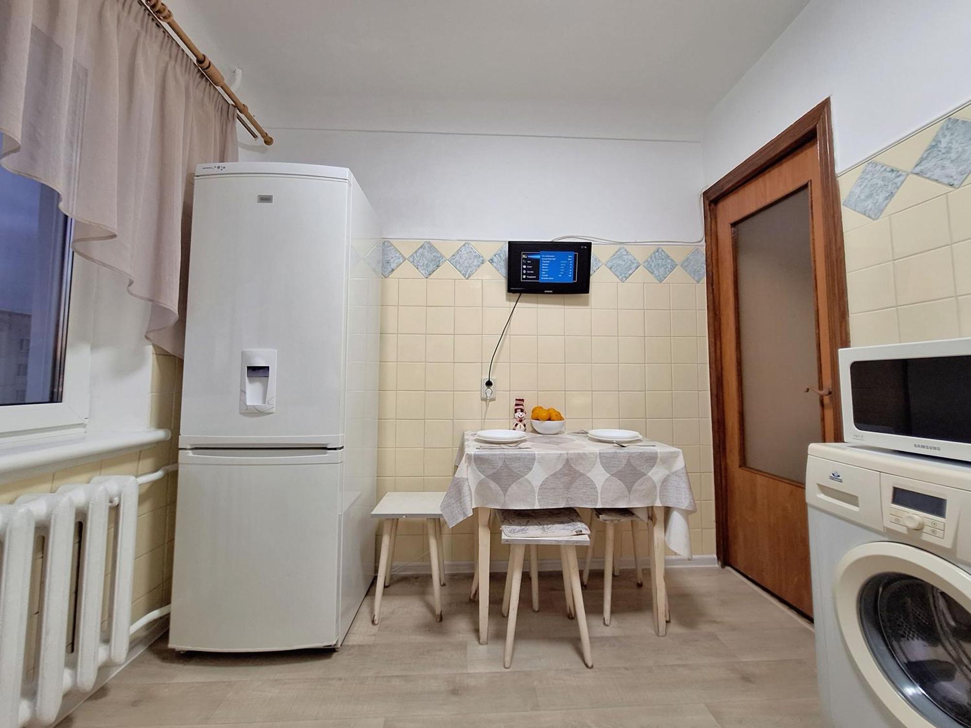 4 Ліжка З Балконом Документи Для Відряджень Мережа Alex Apartments Безконтатне Заселення 24-7 Poltava Luaran gambar
