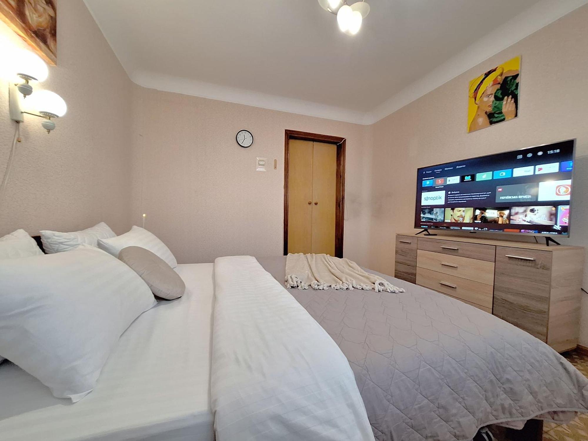 4 Ліжка З Балконом Документи Для Відряджень Мережа Alex Apartments Безконтатне Заселення 24-7 Poltava Luaran gambar